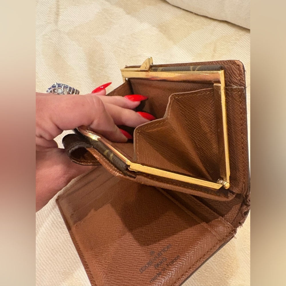 SOLD // ⚜️ LOUIS VUITTON Monogram Portefeuille
Viennois Bifold Wallet • France - Picture 7 of 12